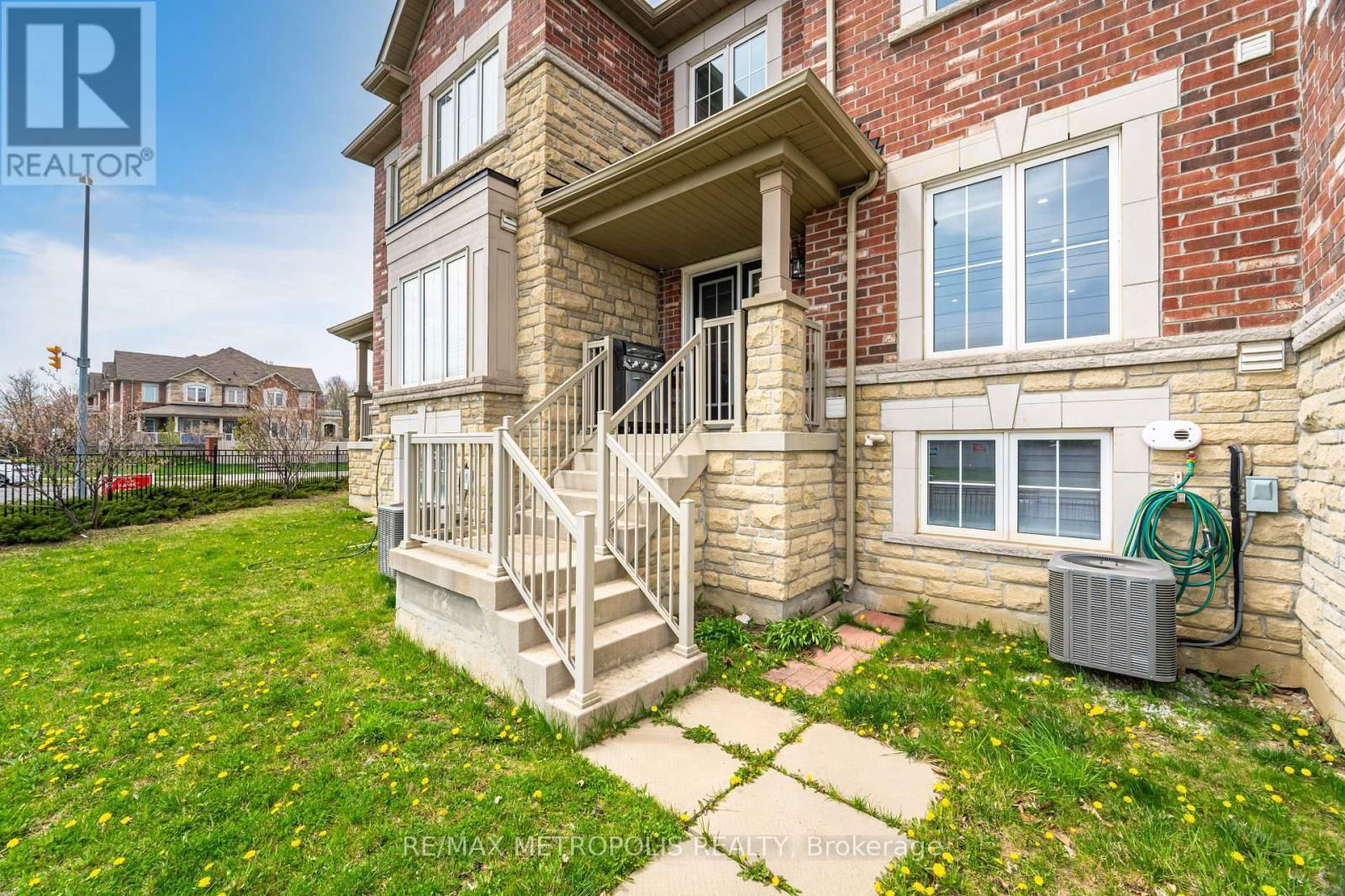 4 EDSEL ROAD Image 36