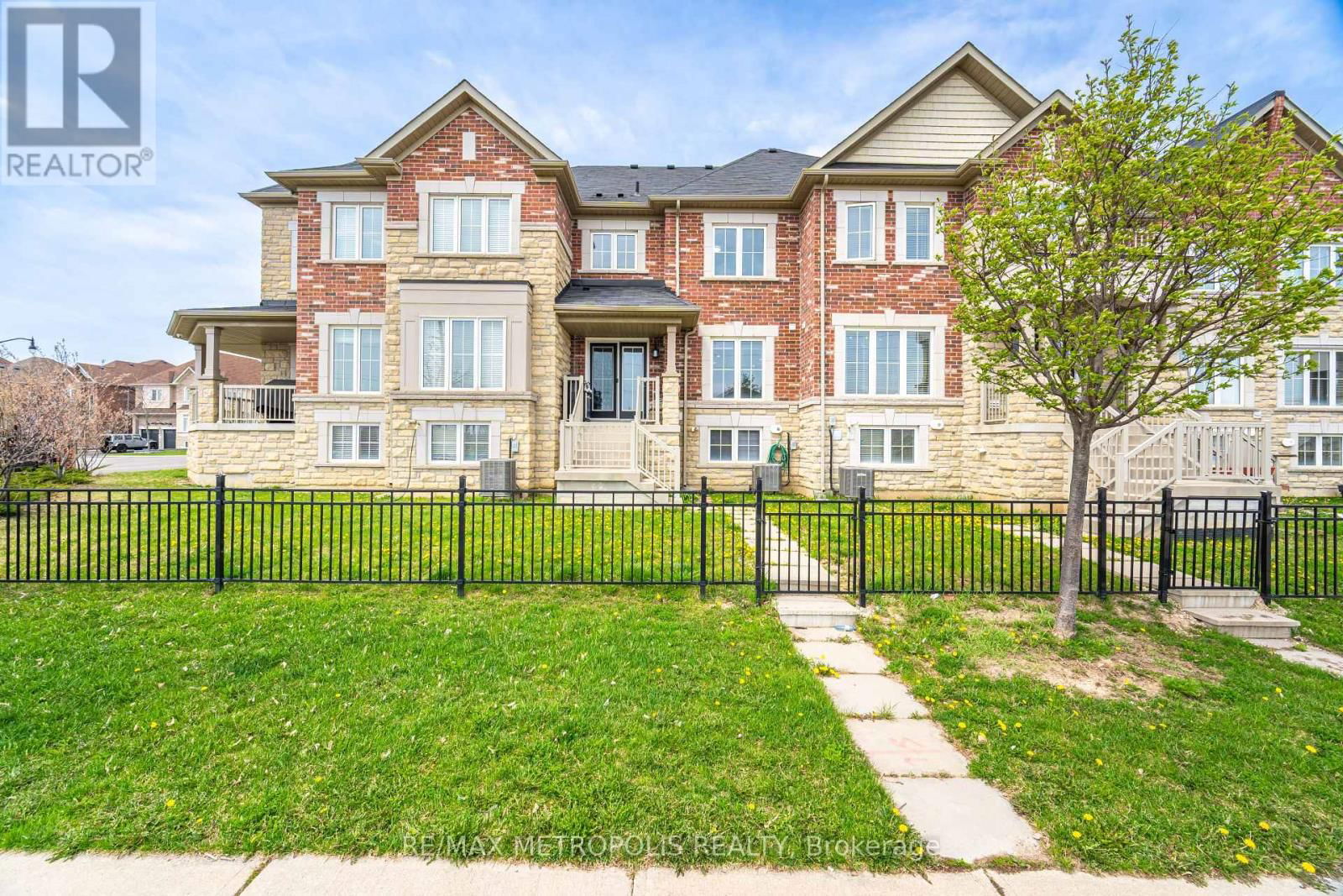 4 EDSEL ROAD Image 39