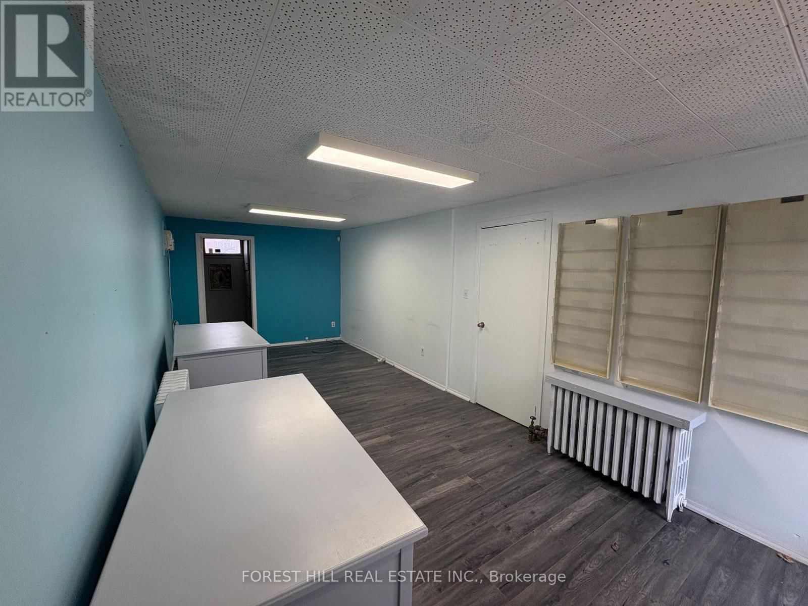B - 239 QUEEN STREET SOUTH Image 3