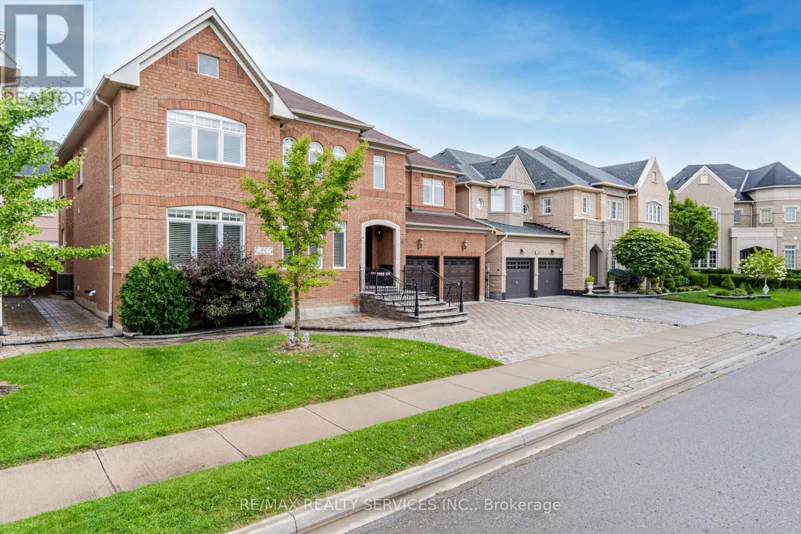 32 RADIAL STREET Image 1