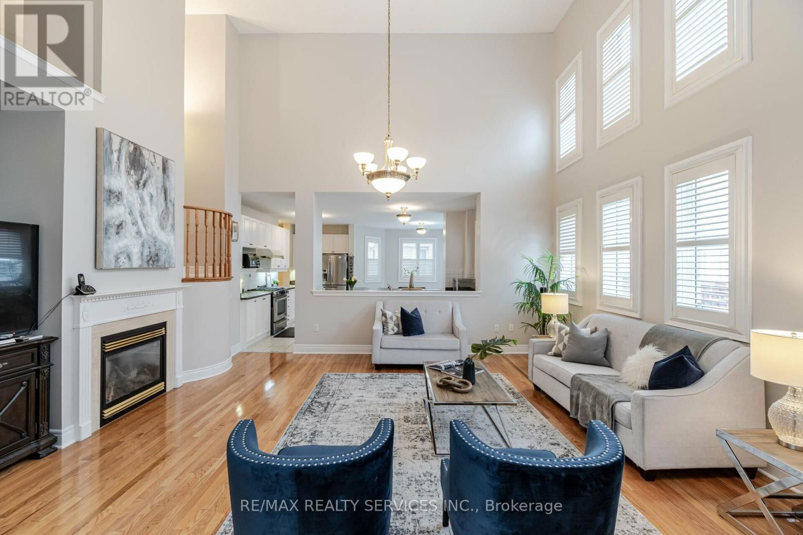 32 RADIAL STREET Image 15