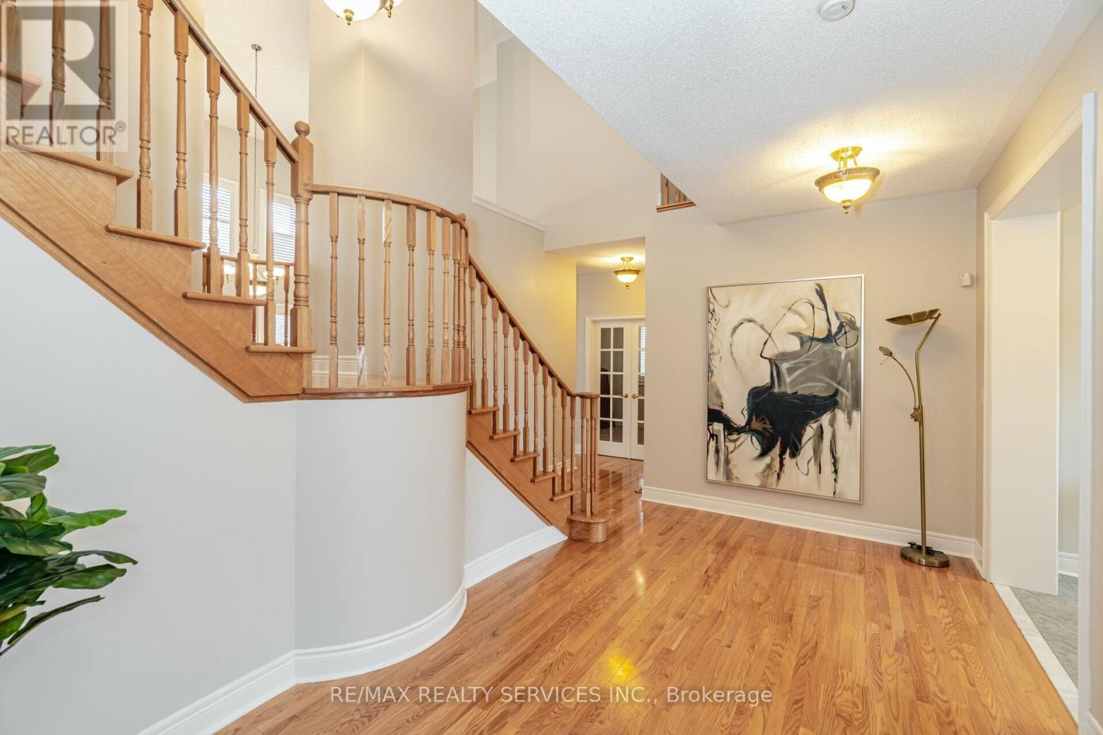32 RADIAL STREET Image 22