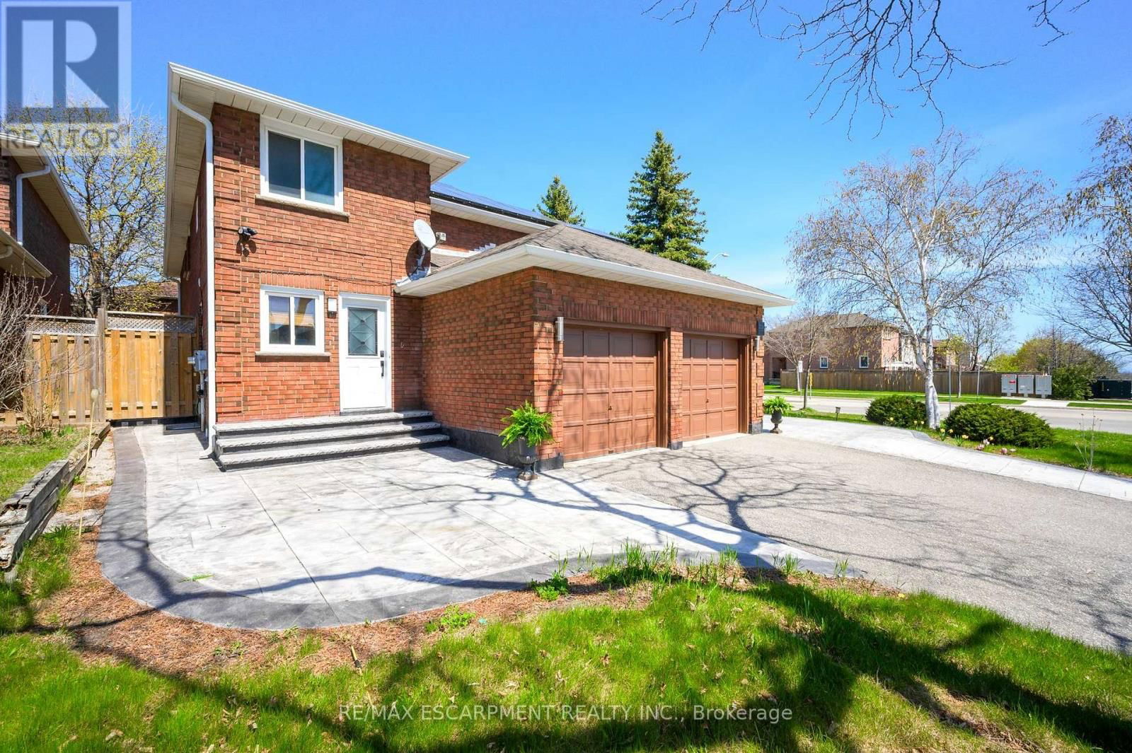 2728 GUILFORD CRESCENT Image 2