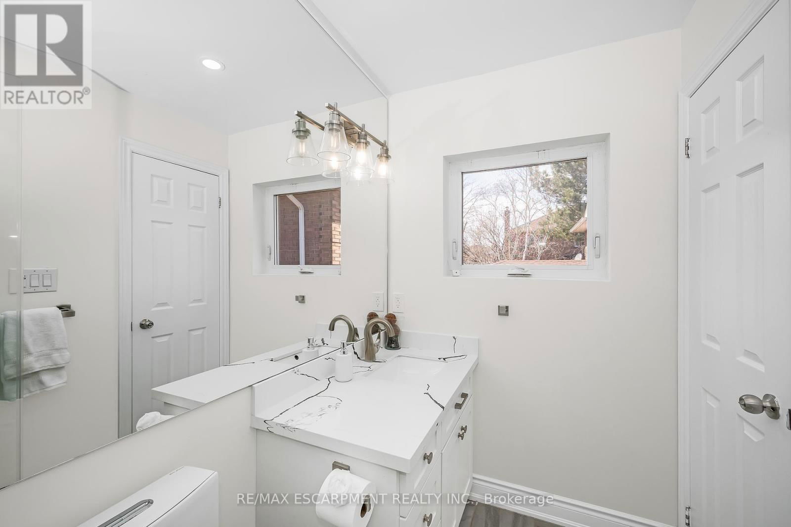 2728 GUILFORD CRESCENT Image 21
