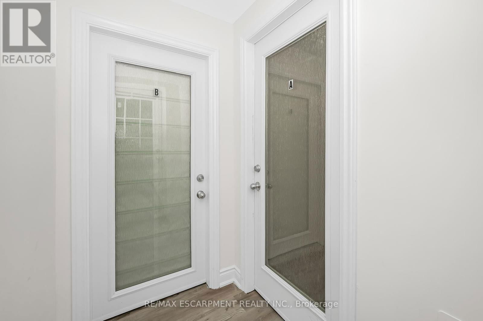 2728 GUILFORD CRESCENT Image 33