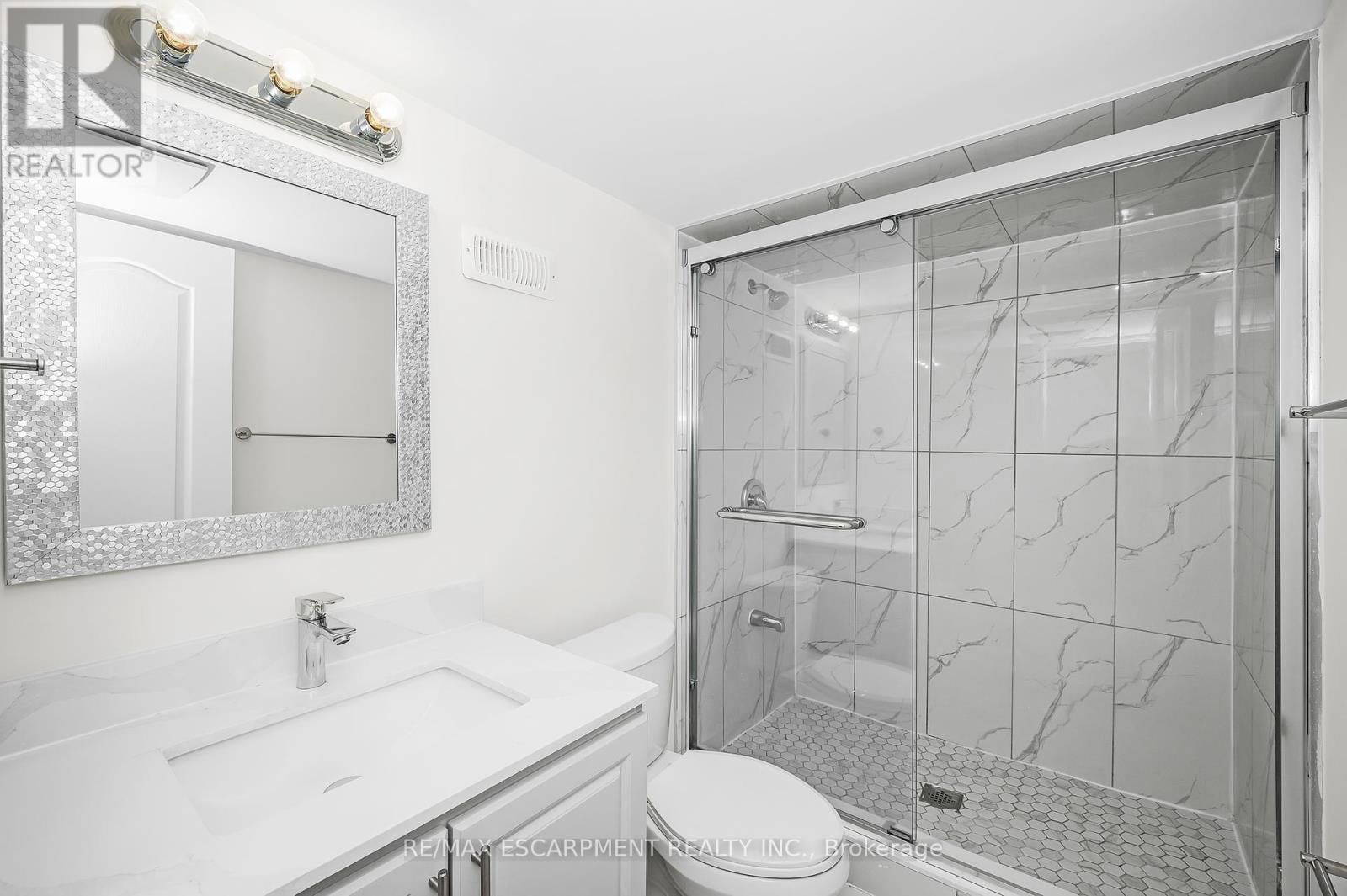 2728 GUILFORD CRESCENT Image 48