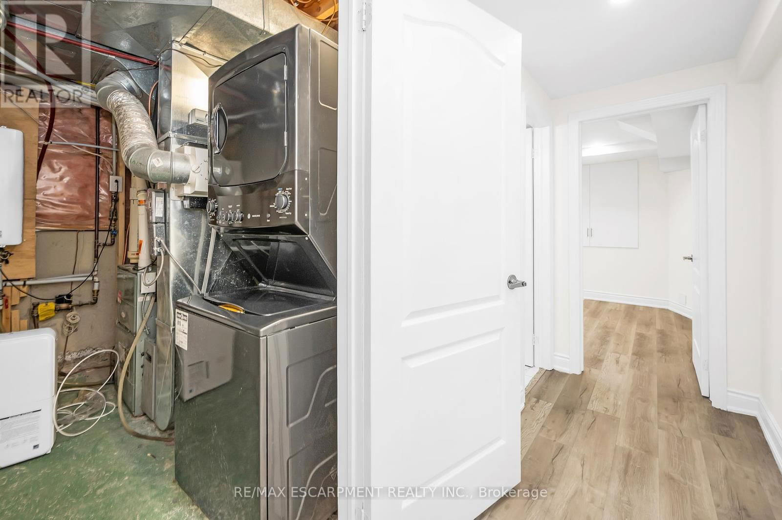 2728 GUILFORD CRESCENT Image 49