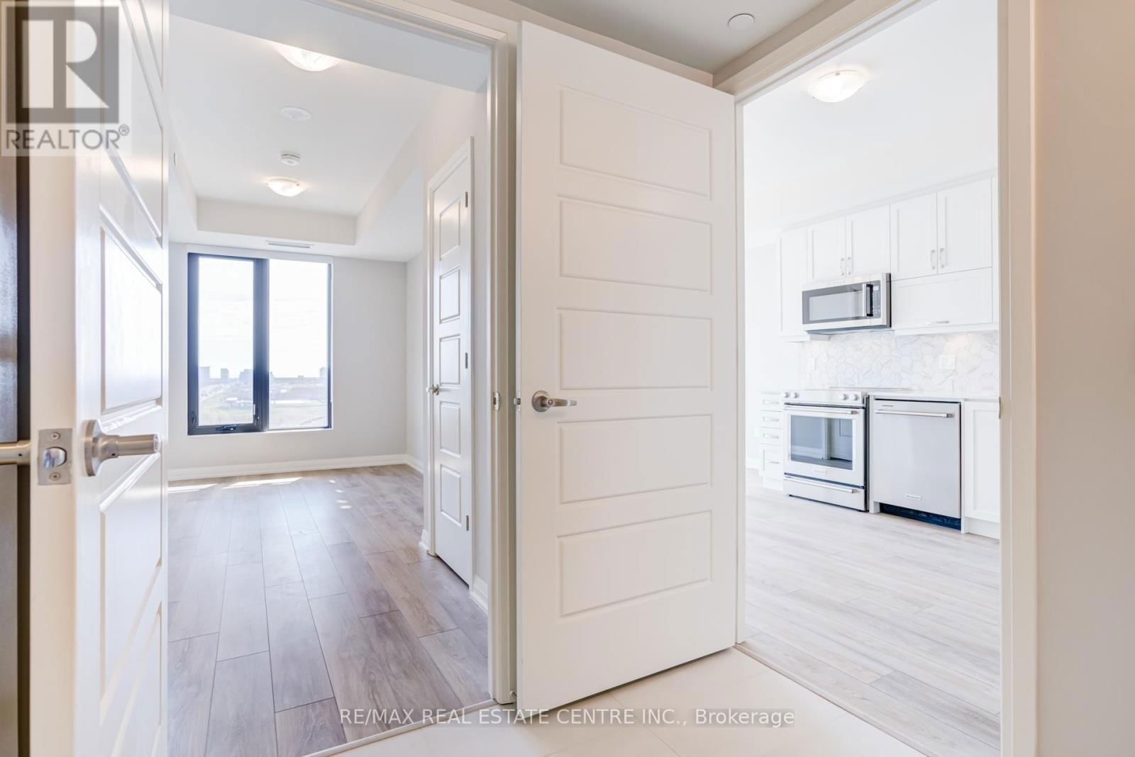 1110 - 3006 WILLAM CUTMORE BOULEVARD Image 17