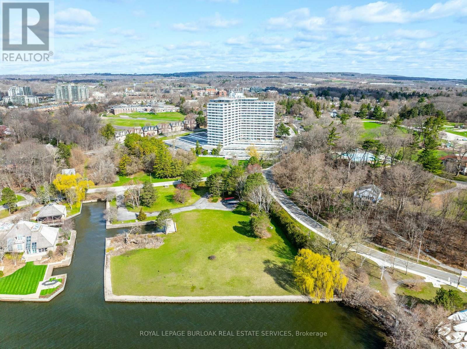 800 LASALLE PARK ROAD Image 10