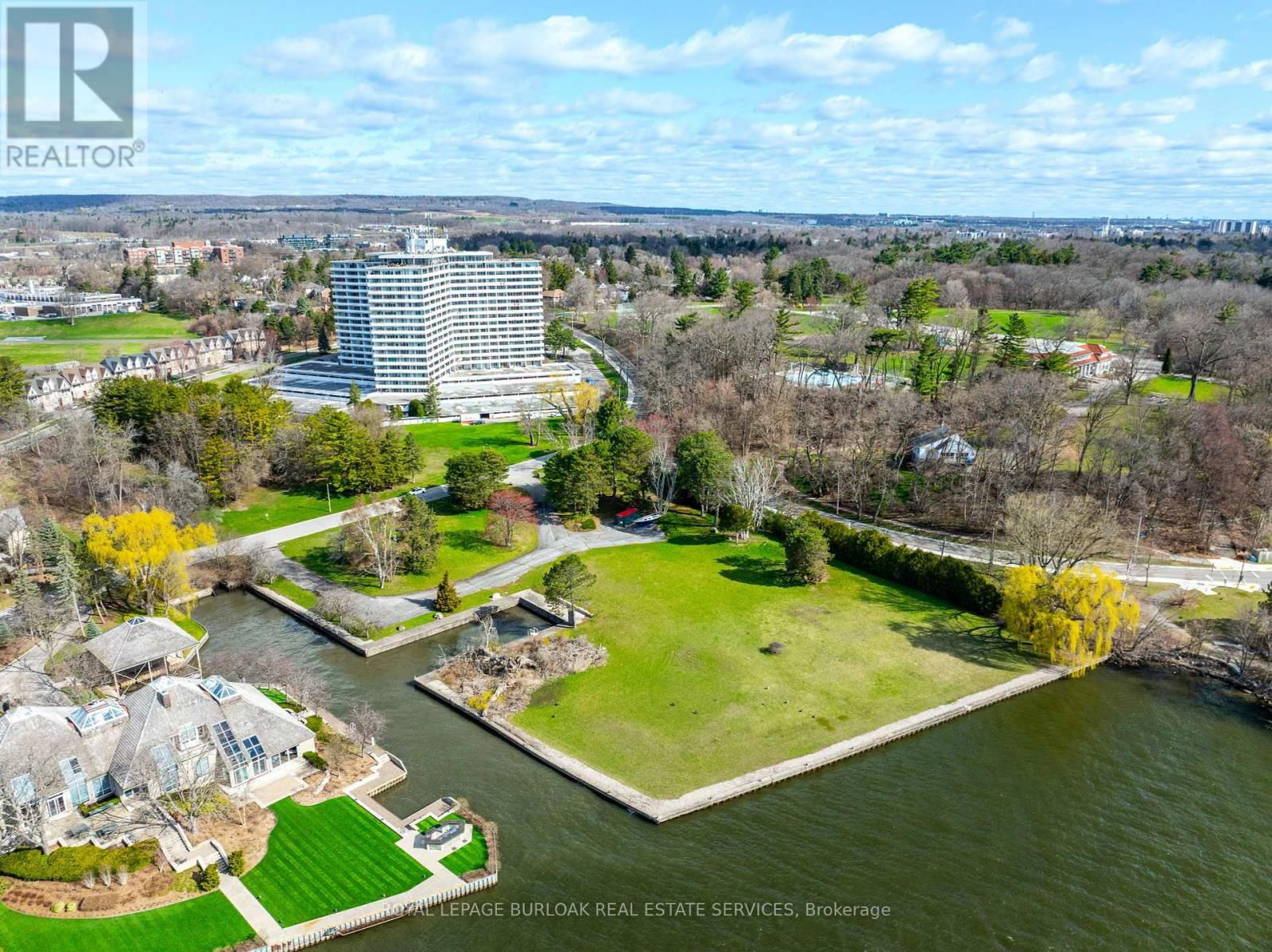 800 LASALLE PARK ROAD Image 11
