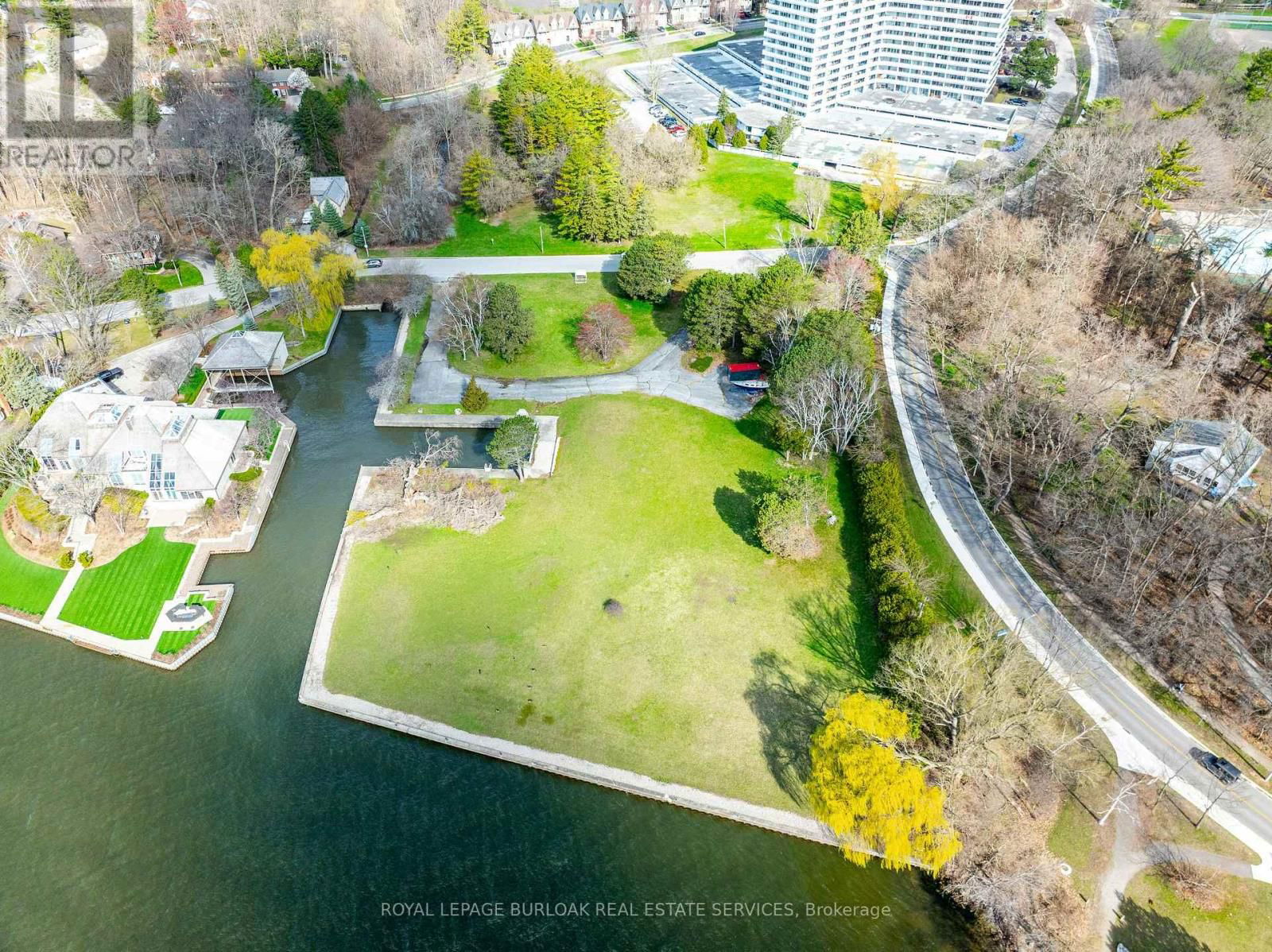 800 LASALLE PARK ROAD Image 8