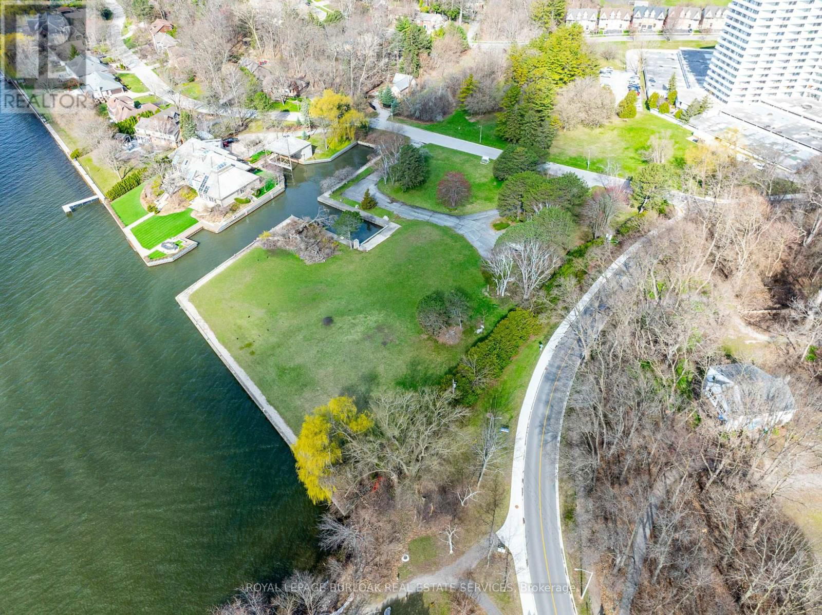800 LASALLE PARK ROAD Image 9