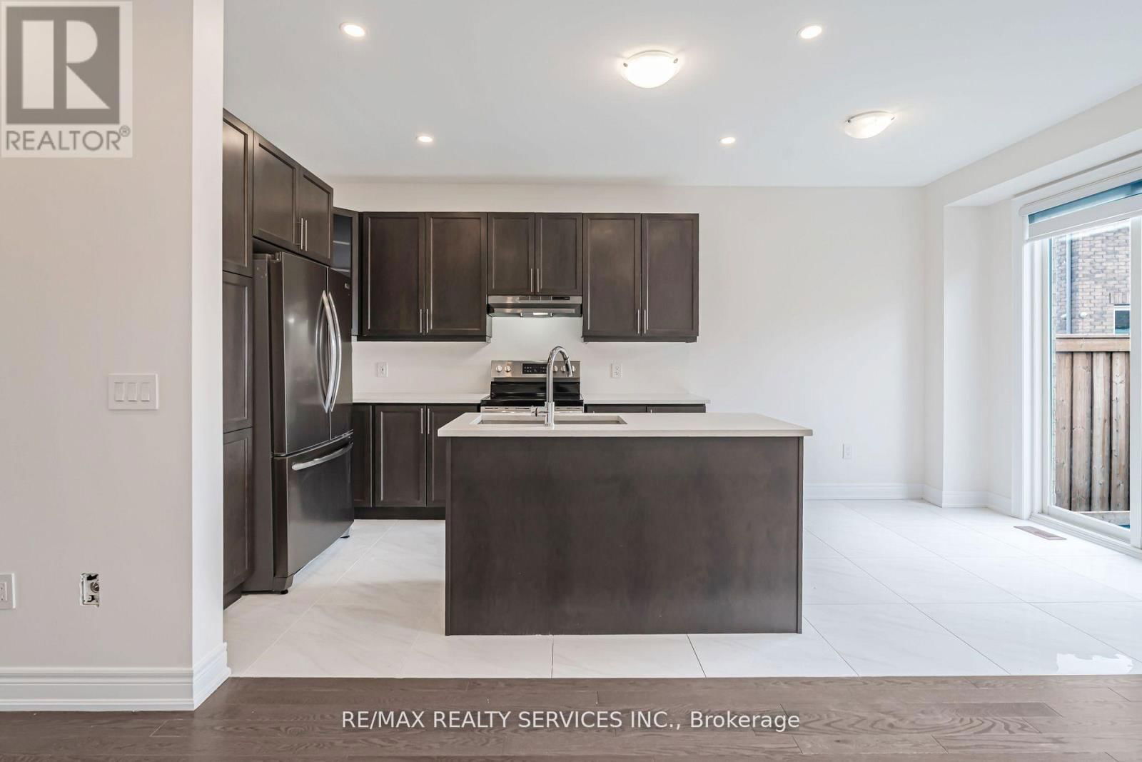 25 ENCLAVE TRAIL Image 10