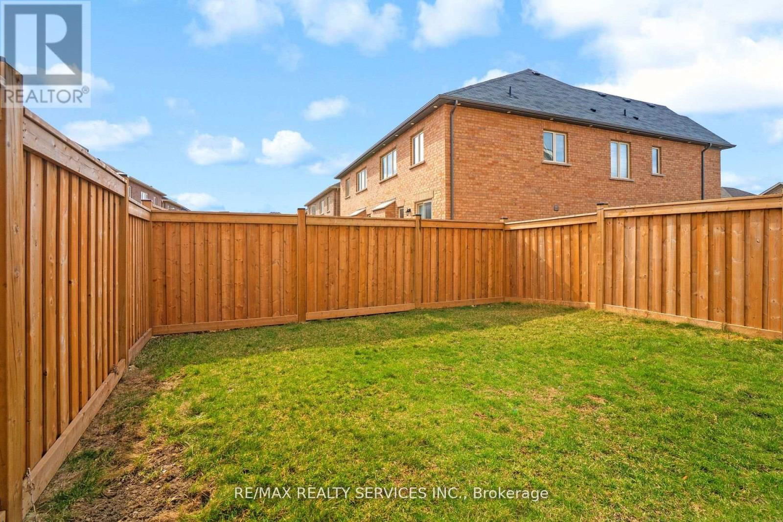 25 ENCLAVE TRAIL Image 33
