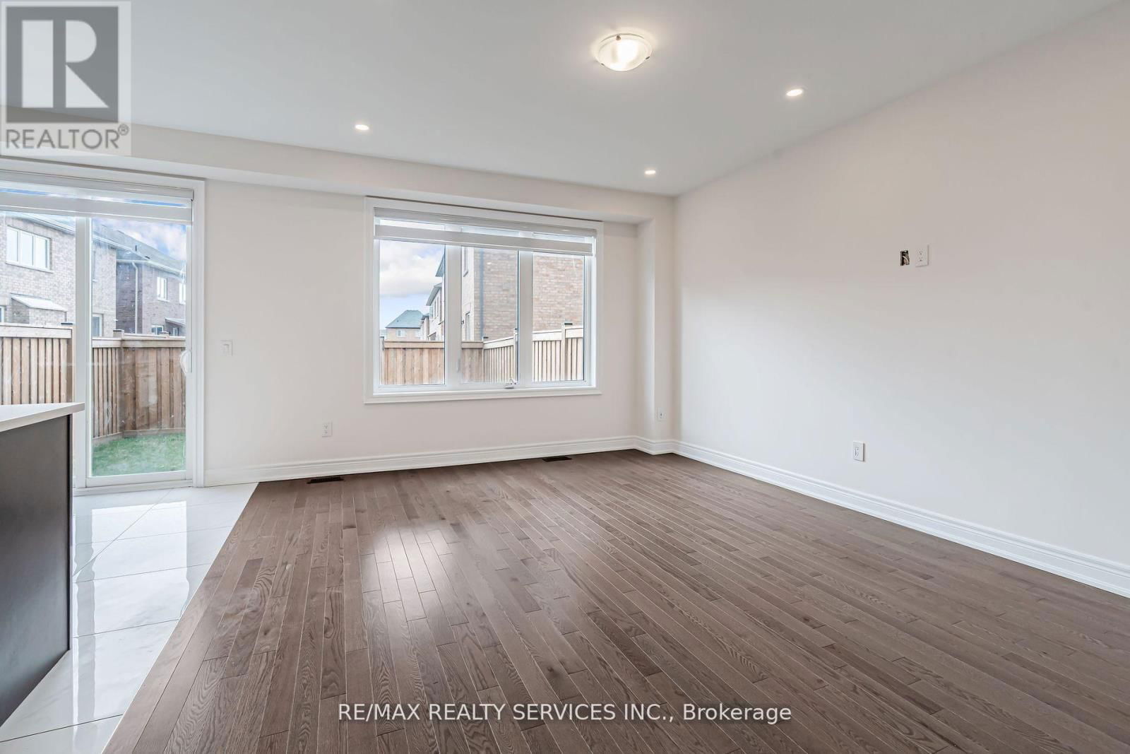 25 ENCLAVE TRAIL Image 8