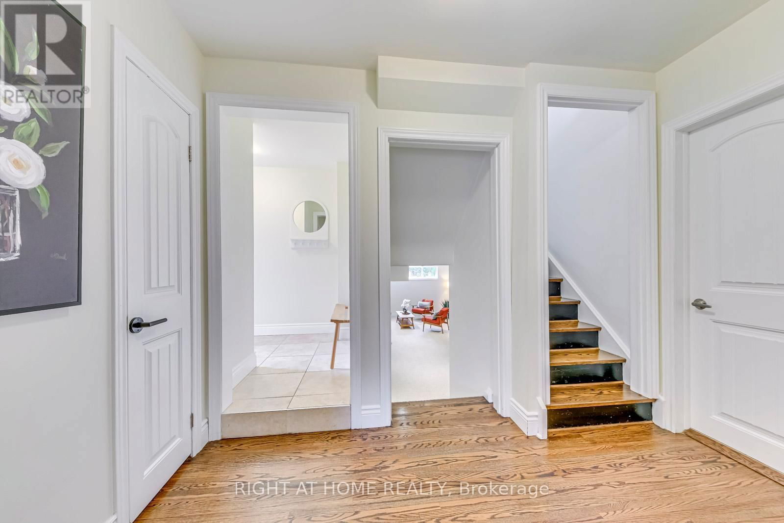 1306 NAPIER CRESCENT Image 24