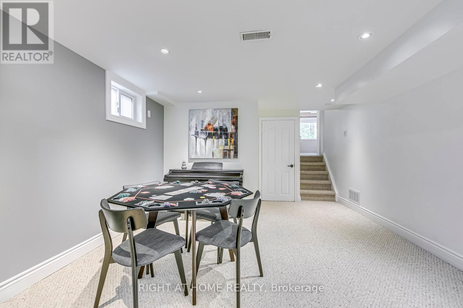 1306 NAPIER CRESCENT Image 31