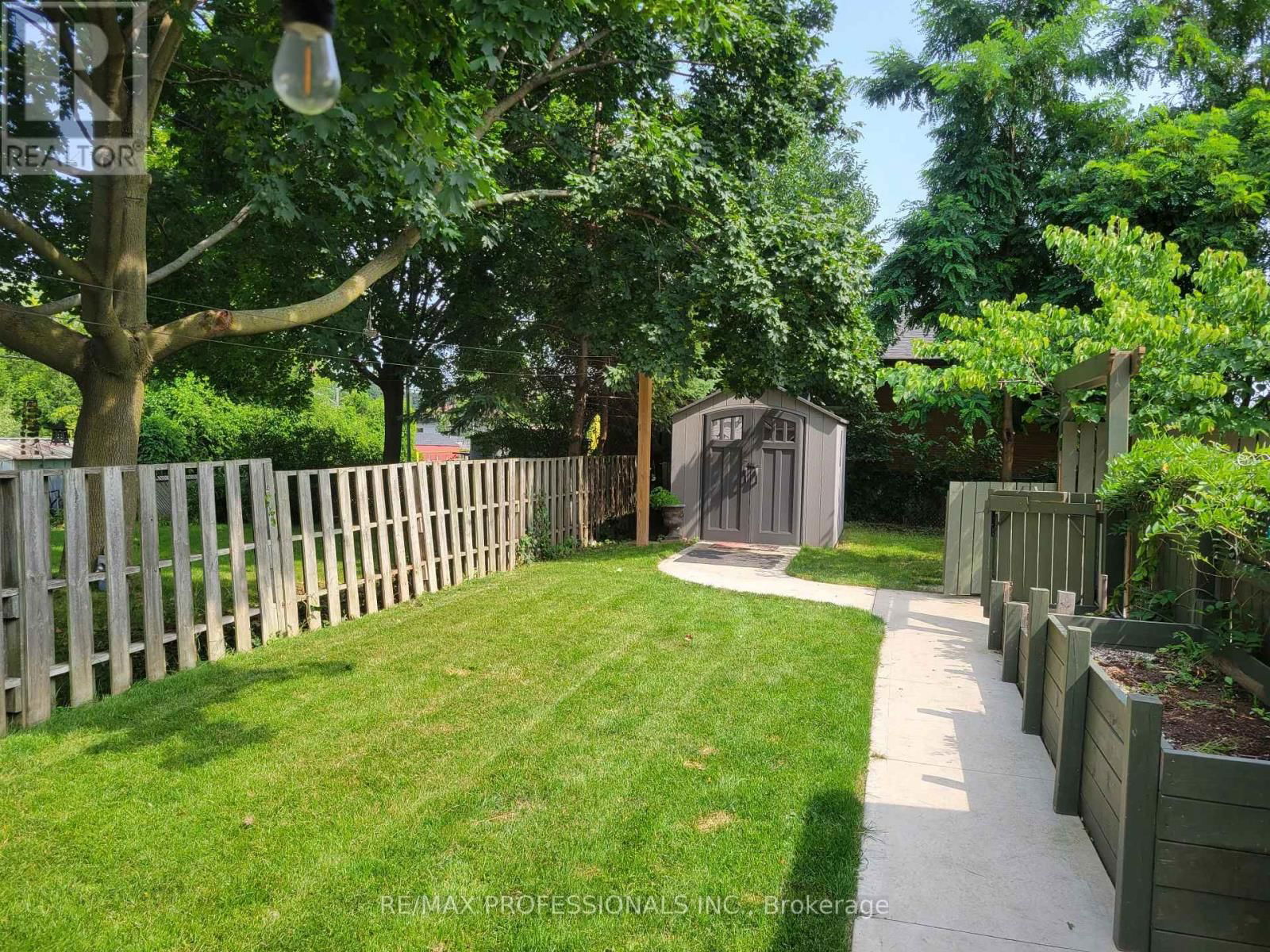 1411 CHARLES DRIVE Image 15