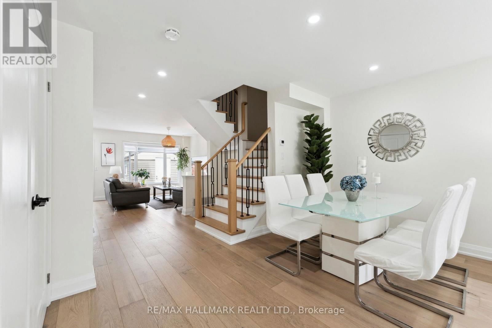 128 SEASIDE CIRCLE Image 1