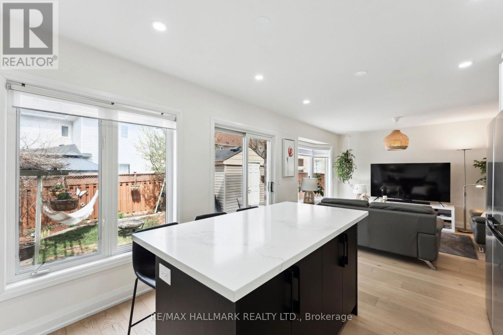 128 SEASIDE CIRCLE Image 11