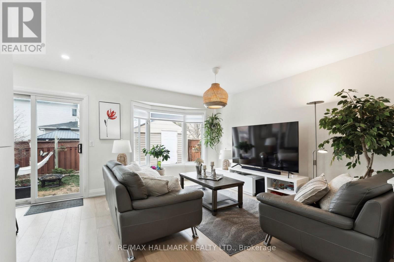 128 SEASIDE CIRCLE Image 15