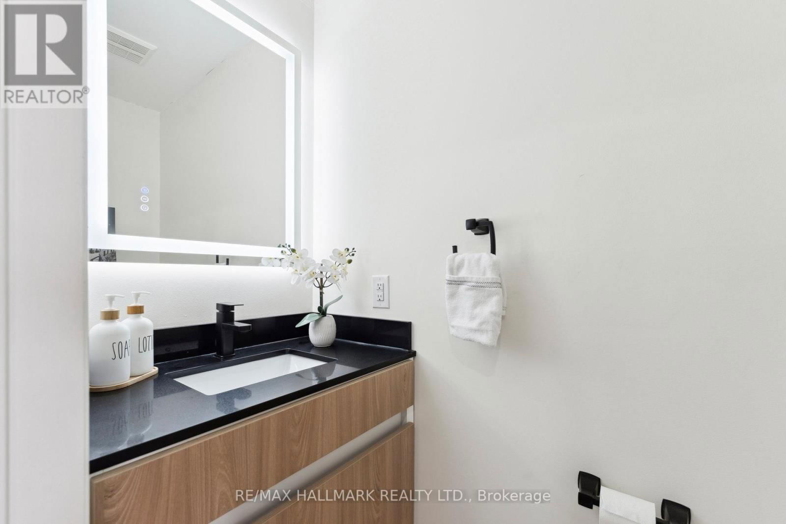 128 SEASIDE CIRCLE Image 17