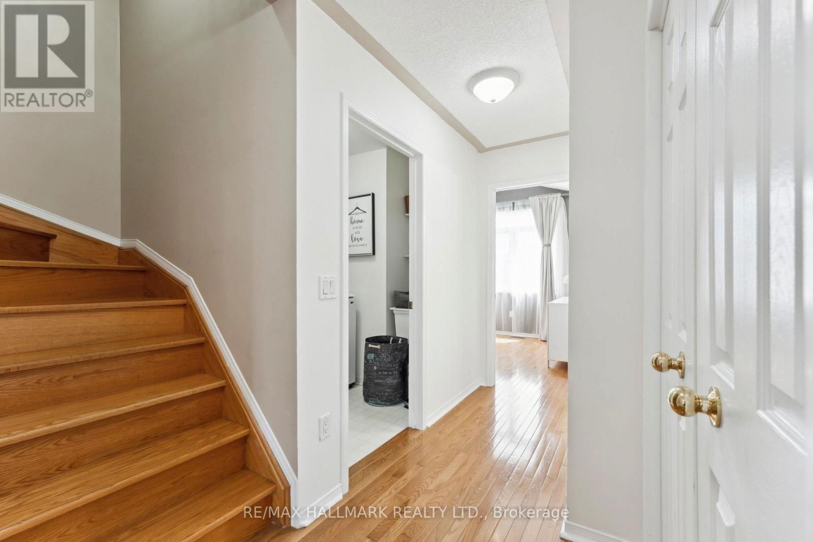 128 SEASIDE CIRCLE Image 24