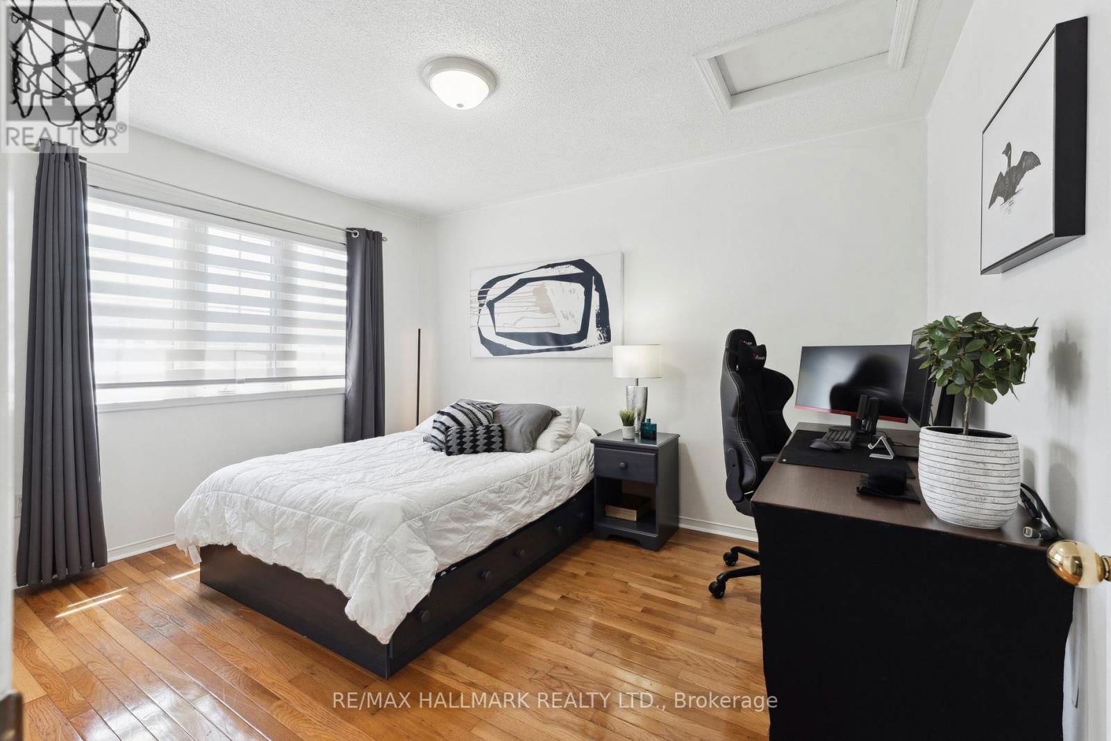 128 SEASIDE CIRCLE Image 25