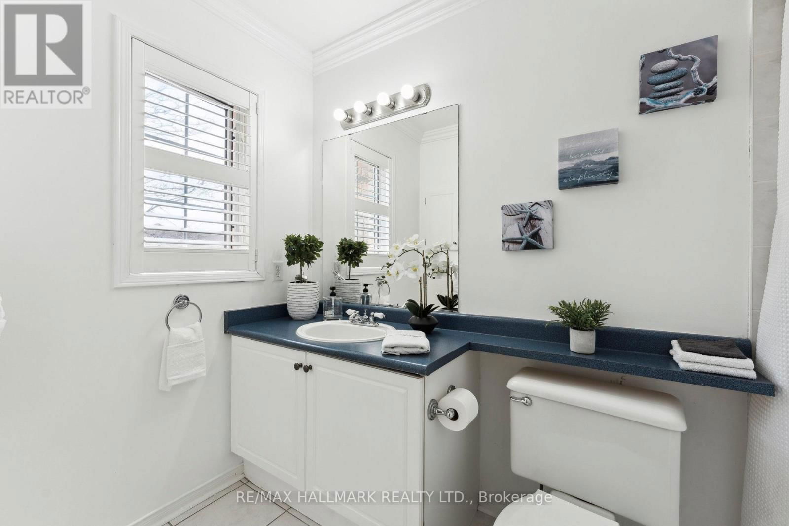 128 SEASIDE CIRCLE Image 30