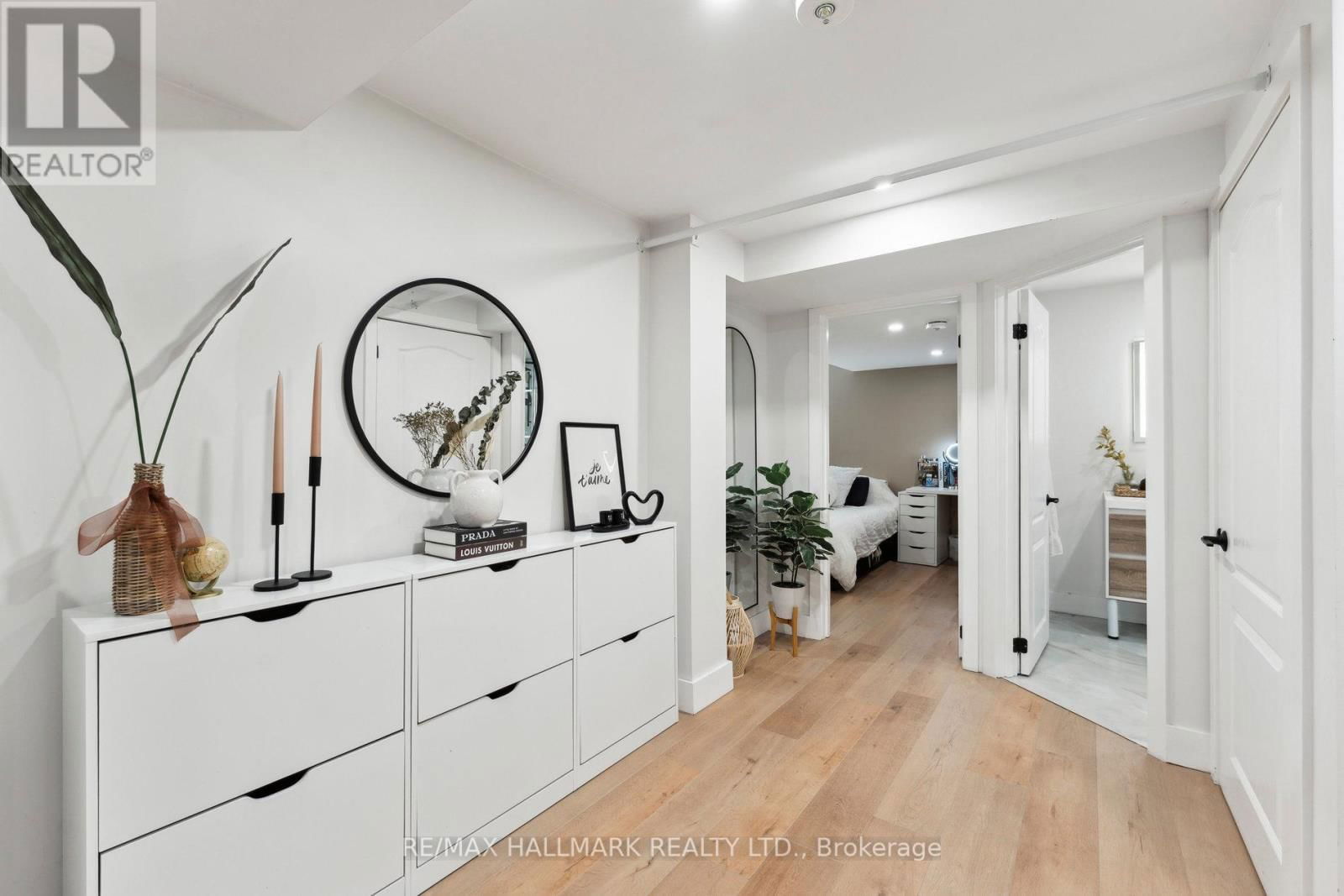 128 SEASIDE CIRCLE Image 34