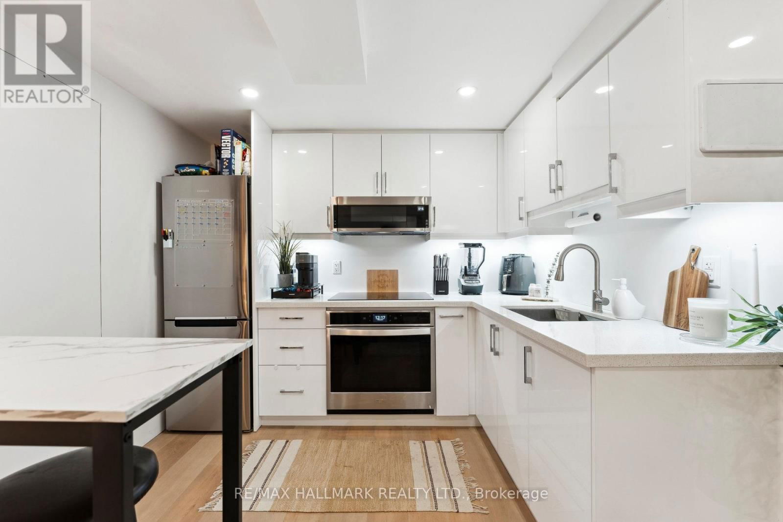 128 SEASIDE CIRCLE Image 37