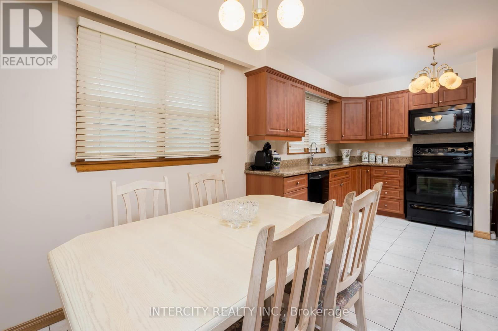 852 GLENCAIRN AVENUE Image 11