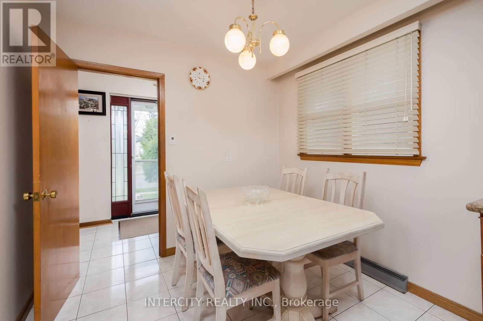 852 GLENCAIRN AVENUE Image 12