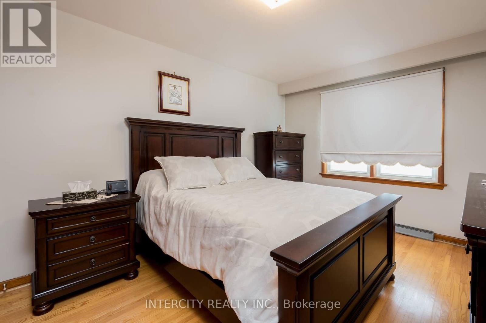 852 GLENCAIRN AVENUE Image 17