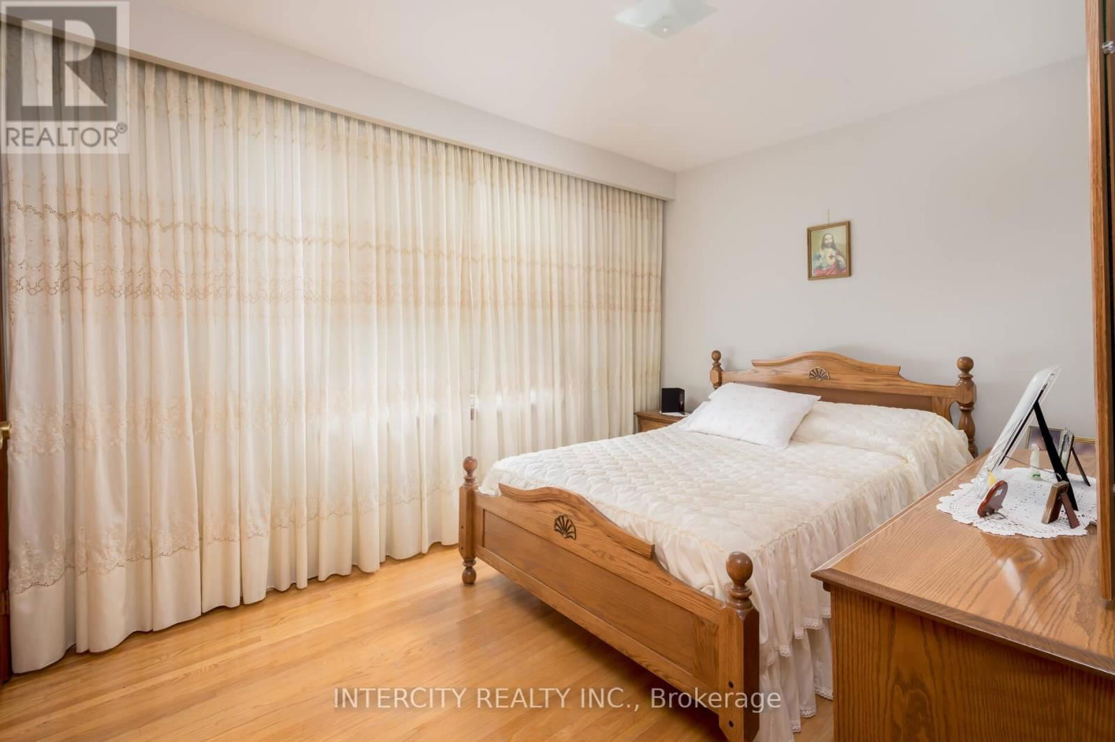 852 GLENCAIRN AVENUE Image 20