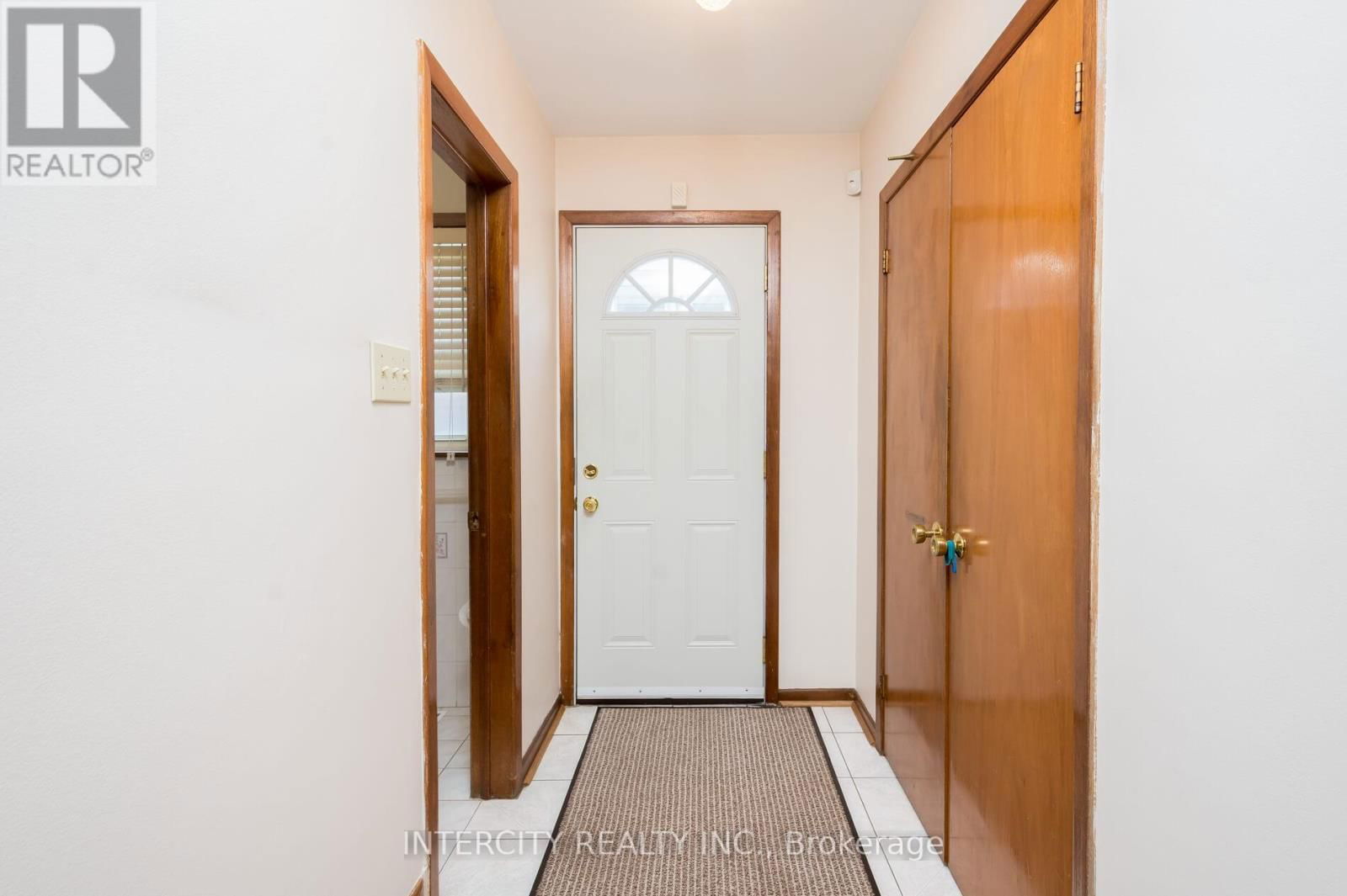 852 GLENCAIRN AVENUE Image 26