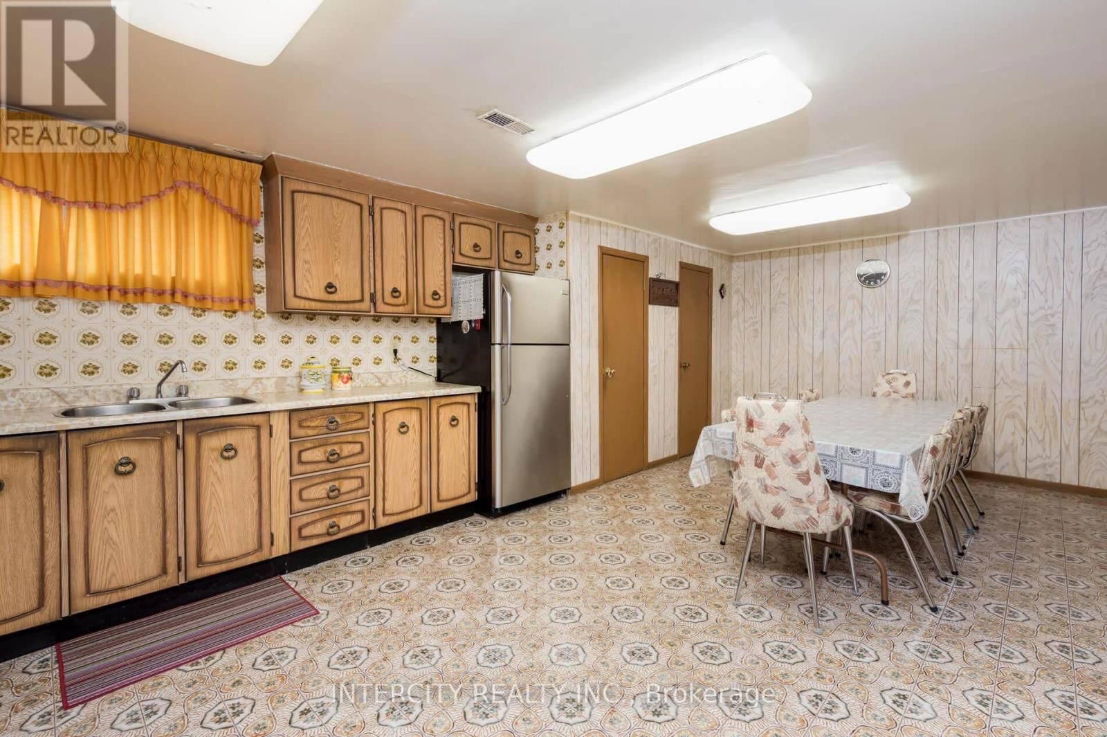 852 GLENCAIRN AVENUE Image 30