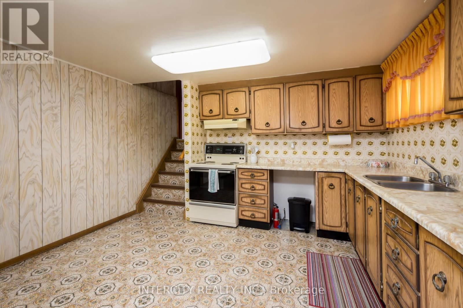 852 GLENCAIRN AVENUE Image 31