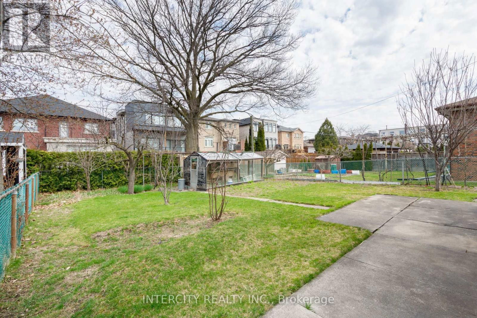 852 GLENCAIRN AVENUE Image 35
