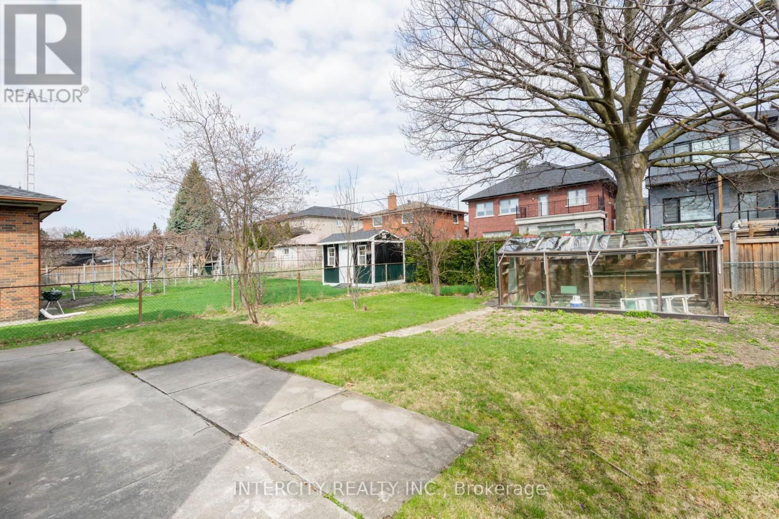 852 GLENCAIRN AVENUE Image 36