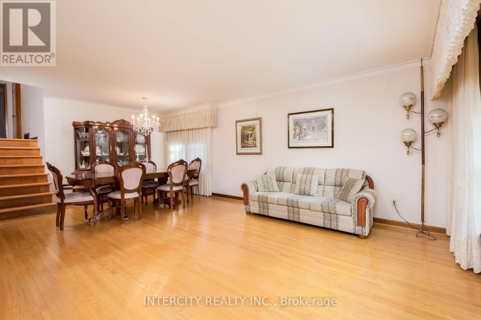 852 GLENCAIRN AVENUE Image 6