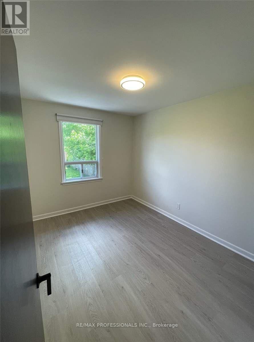 Main - 41 WOOLGAR AVENUE Image 12
