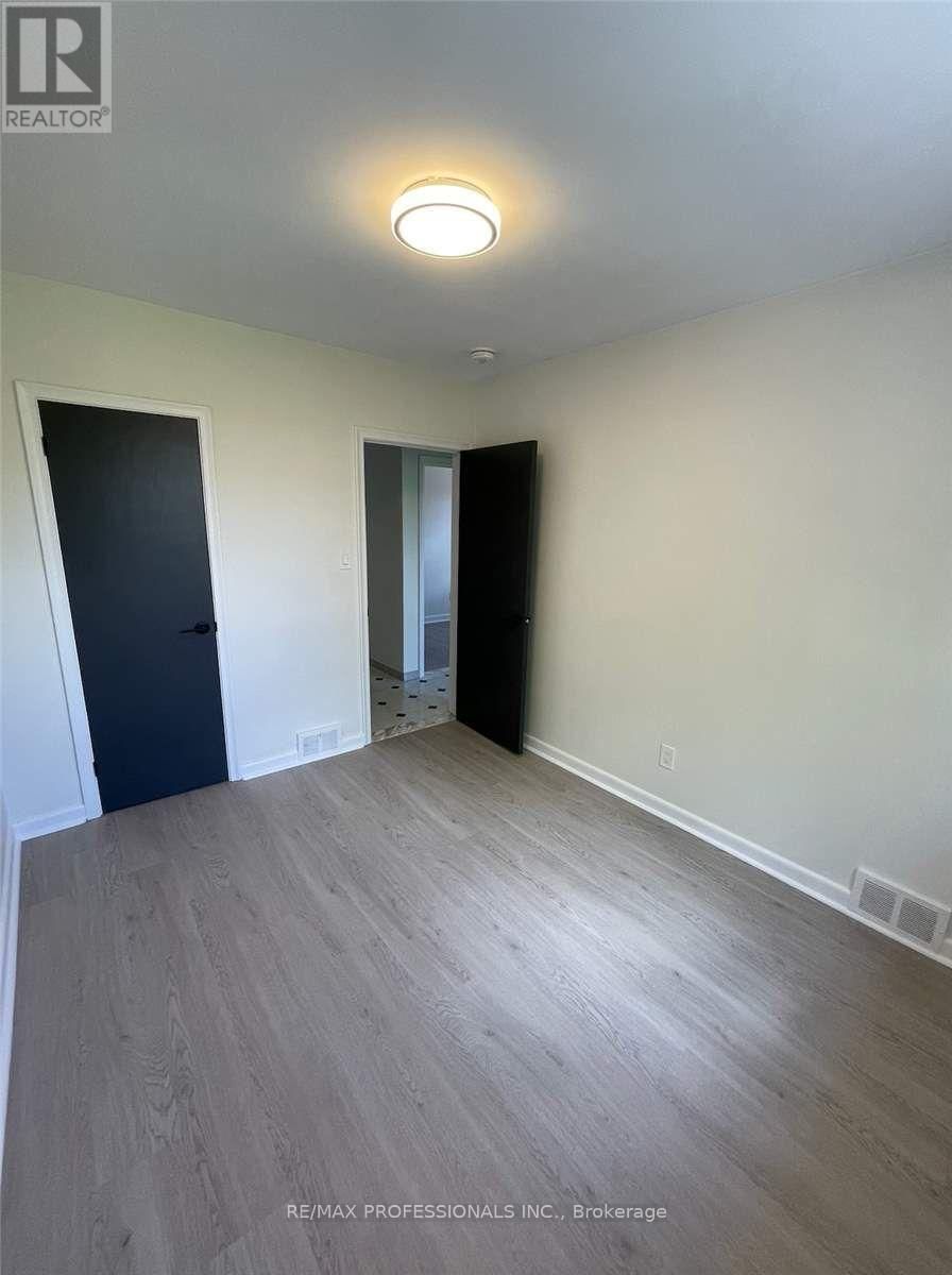 Main - 41 WOOLGAR AVENUE Image 13