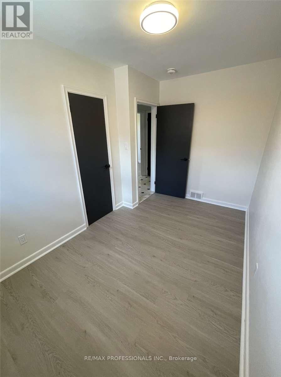 Main - 41 WOOLGAR AVENUE Image 17