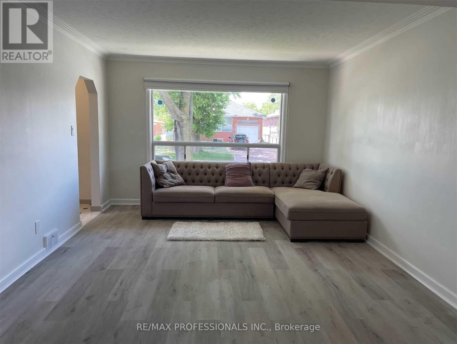 Main - 41 WOOLGAR AVENUE Image 6