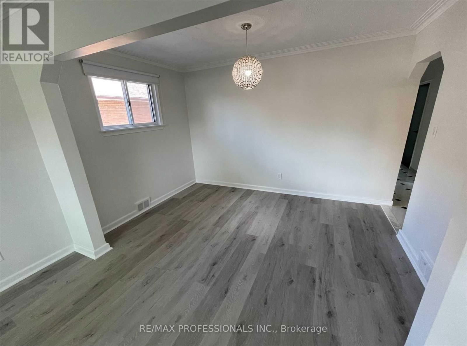Main - 41 WOOLGAR AVENUE Image 9