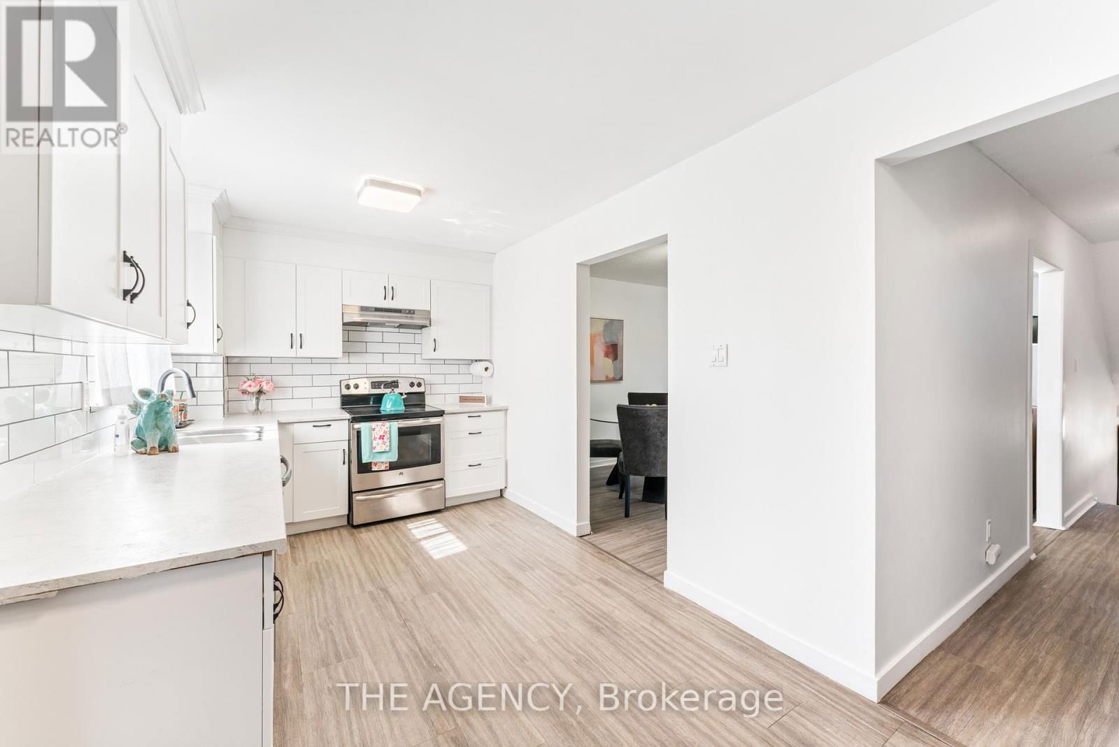 35 - 35 MCMULLEN CRESCENT Image 11