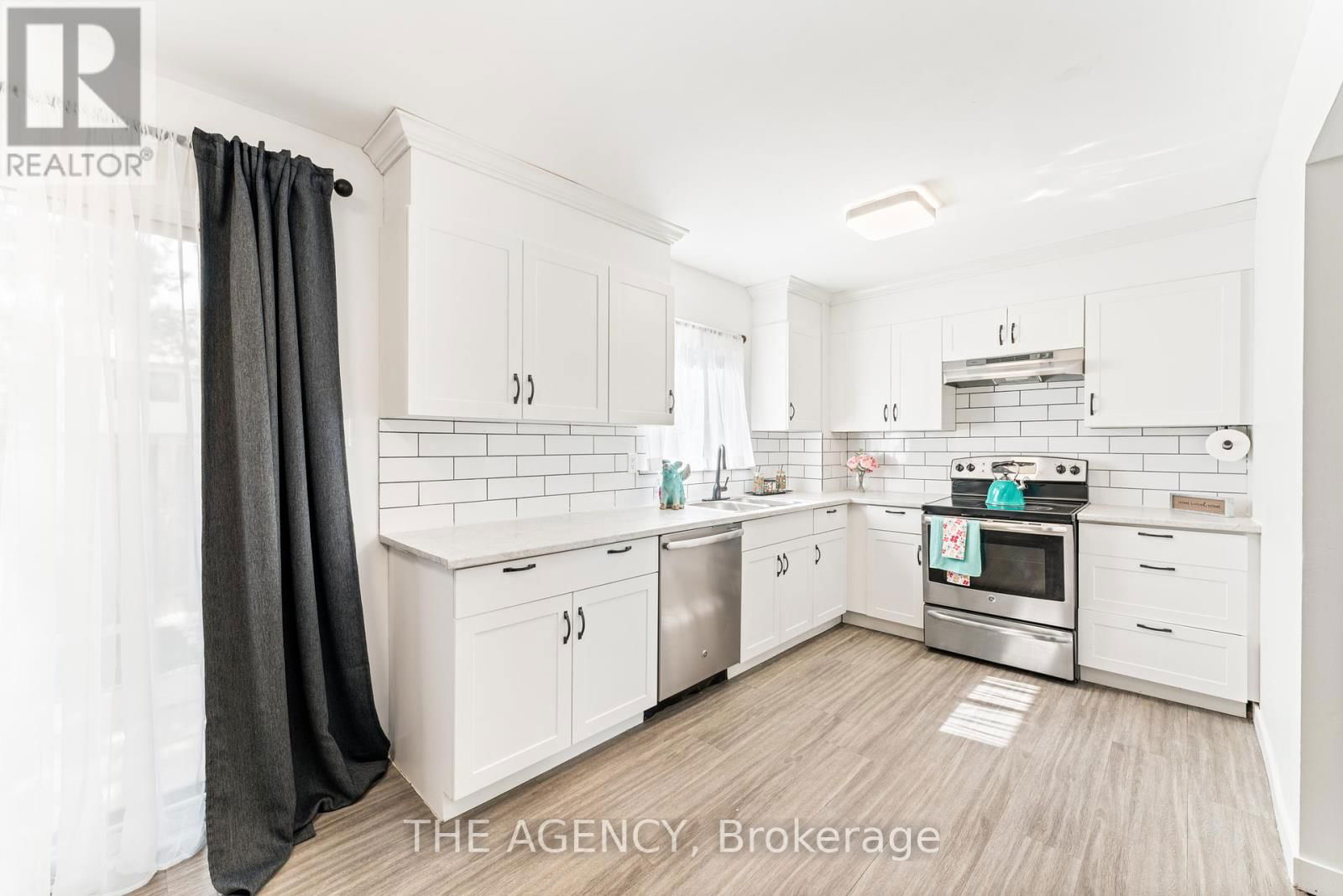 35 - 35 MCMULLEN CRESCENT Image 12