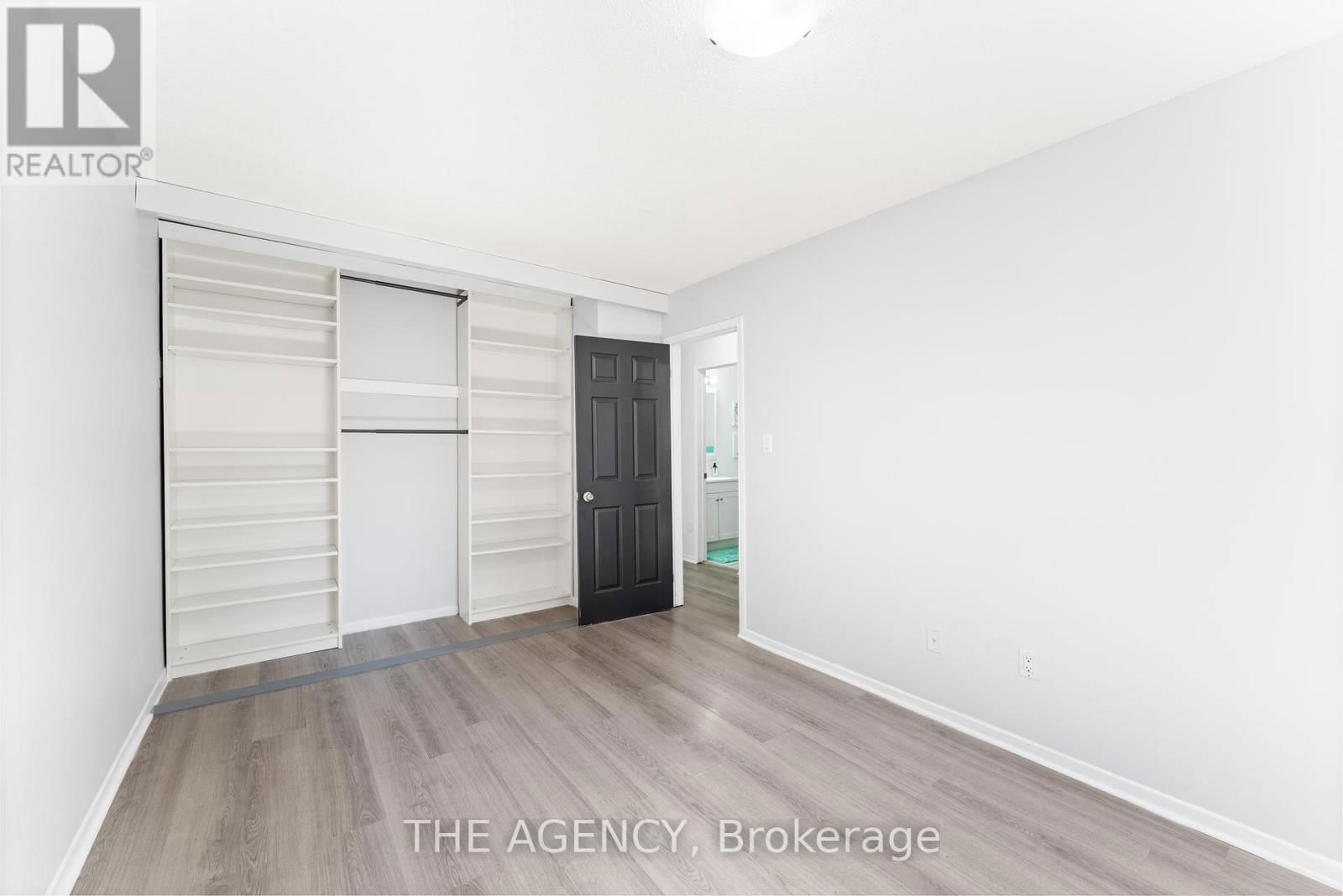 35 - 35 MCMULLEN CRESCENT Image 17