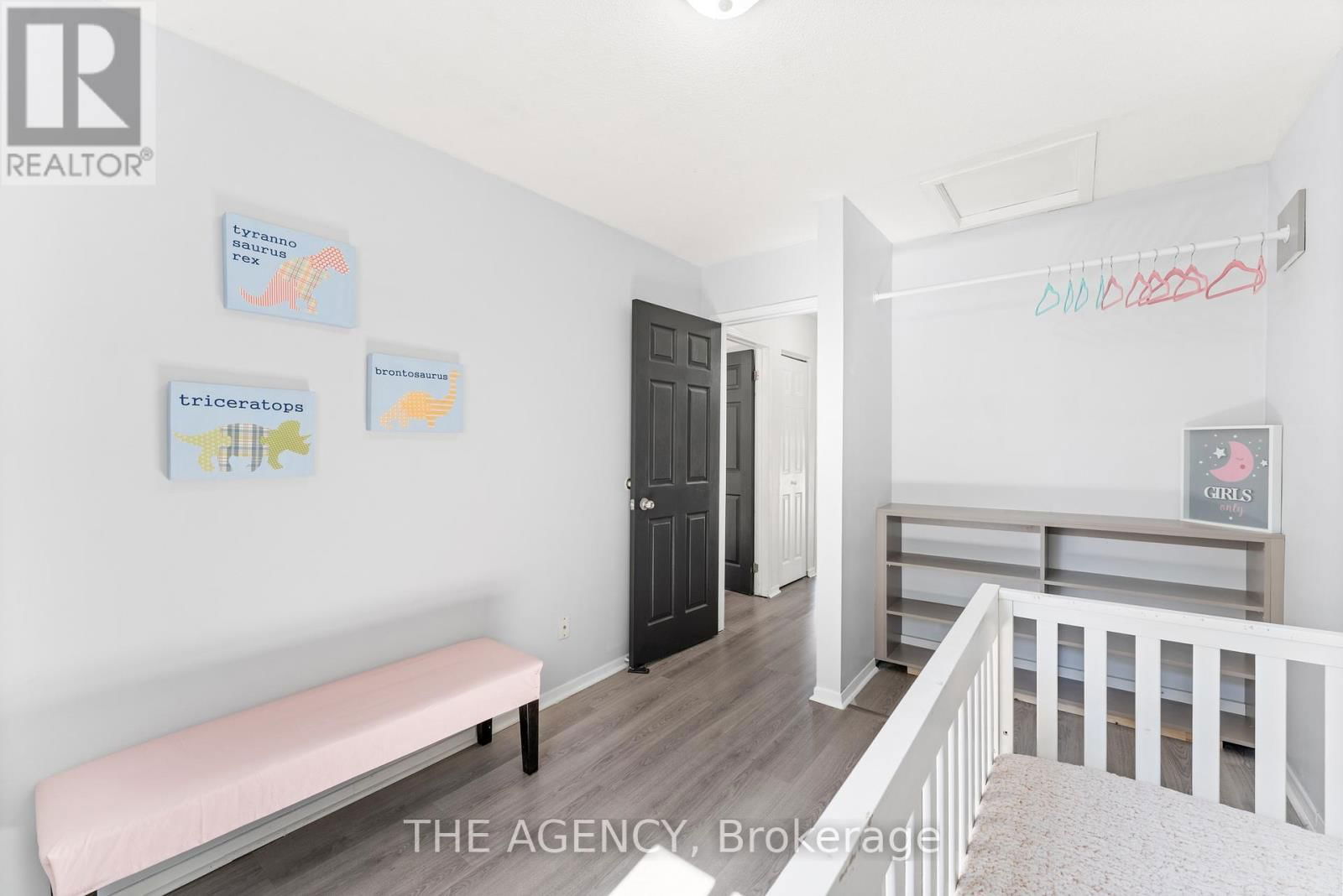 35 - 35 MCMULLEN CRESCENT Image 19